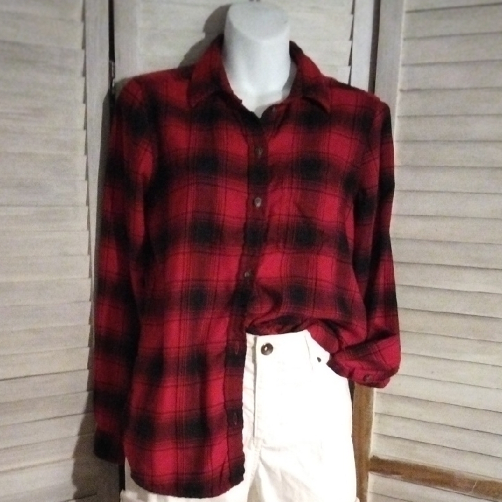 American Eagle Outfitters Red Plaid Button Down Shirt Ahh-mazinly Soft Boyfriend